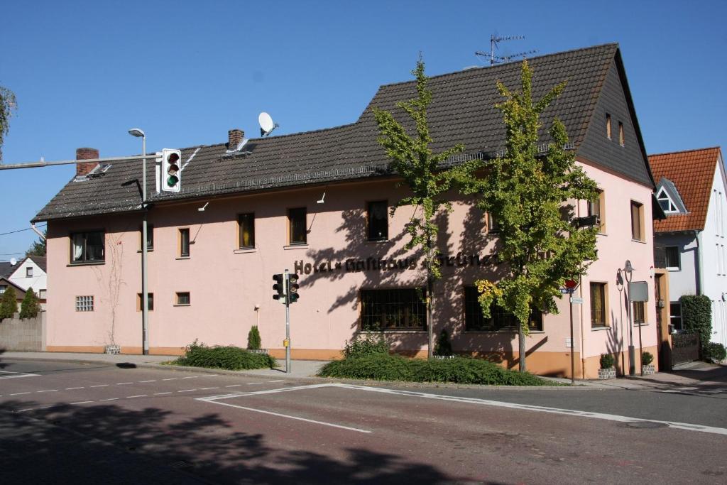 Hotel Gasthof Gruener Wald Хофхайм-ам-Таунус Экстерьер фото